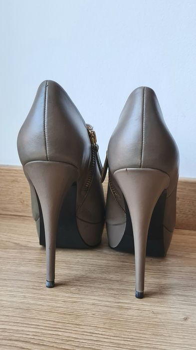 Botins salto alto e plataforma ZARA