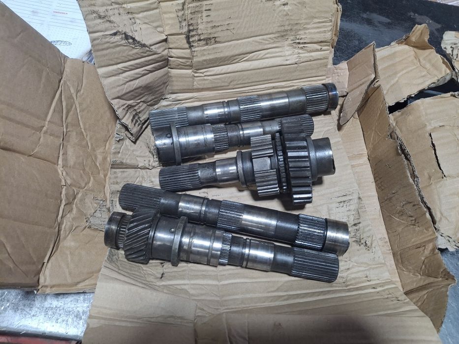 Wałek skrzyni biegów wieloklin reduktor Nissan patrol gr zmota