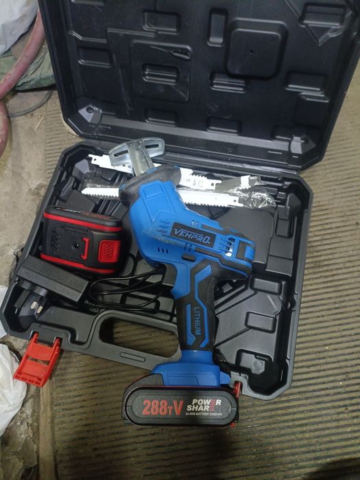 Электрическая пила. Сучкорез, аккумуляторная в кейсе