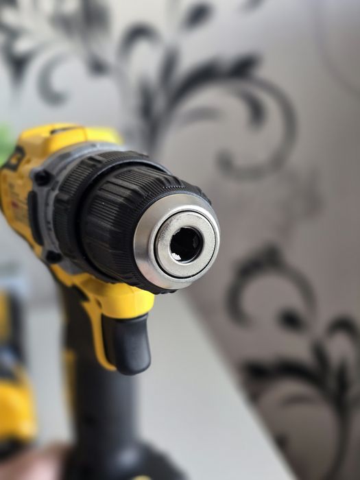 Безщітковий акумуляторний дриль / шуруповерт 12V DeWALT DCD701 USA 2Ah