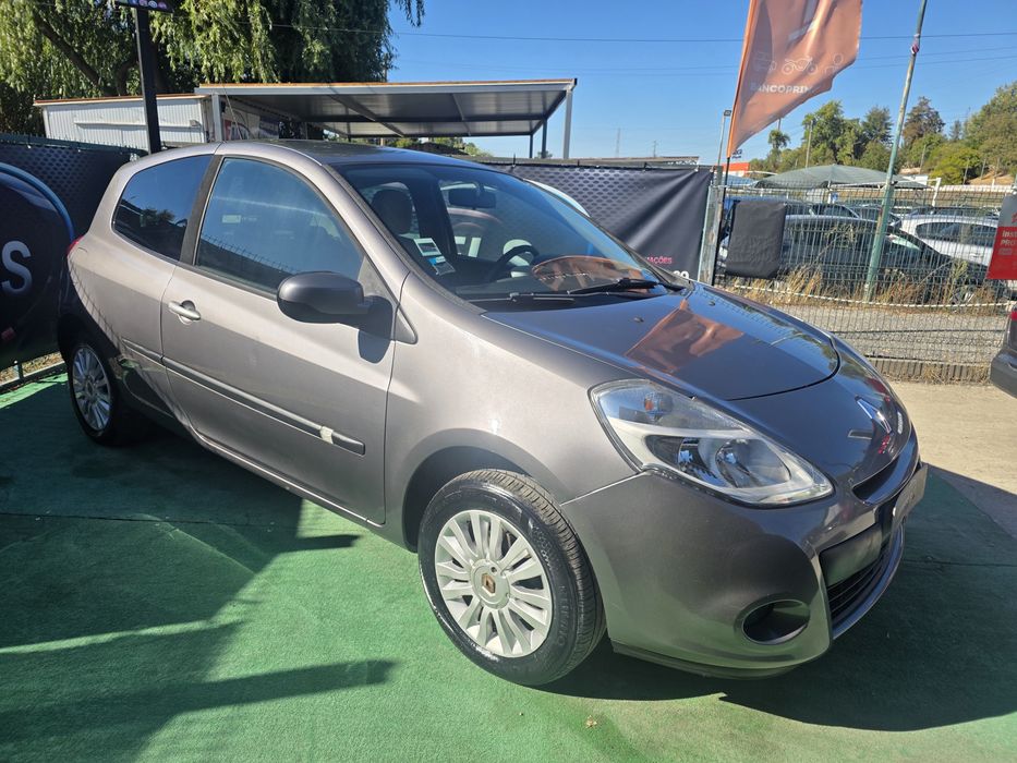 Renault clio (Em muito boas condicões)