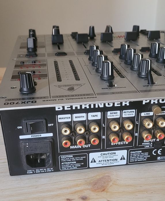 Behringer DJX700 DJ Mixer – For Parts / Repair