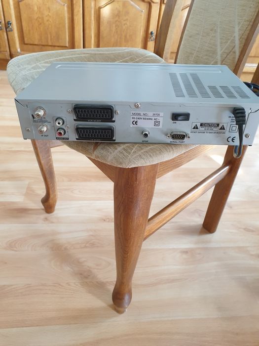 Sprzedam cyfrowy dekoder satelitarny