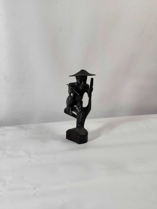 Antyczna Drewniana Figurka Rybaka