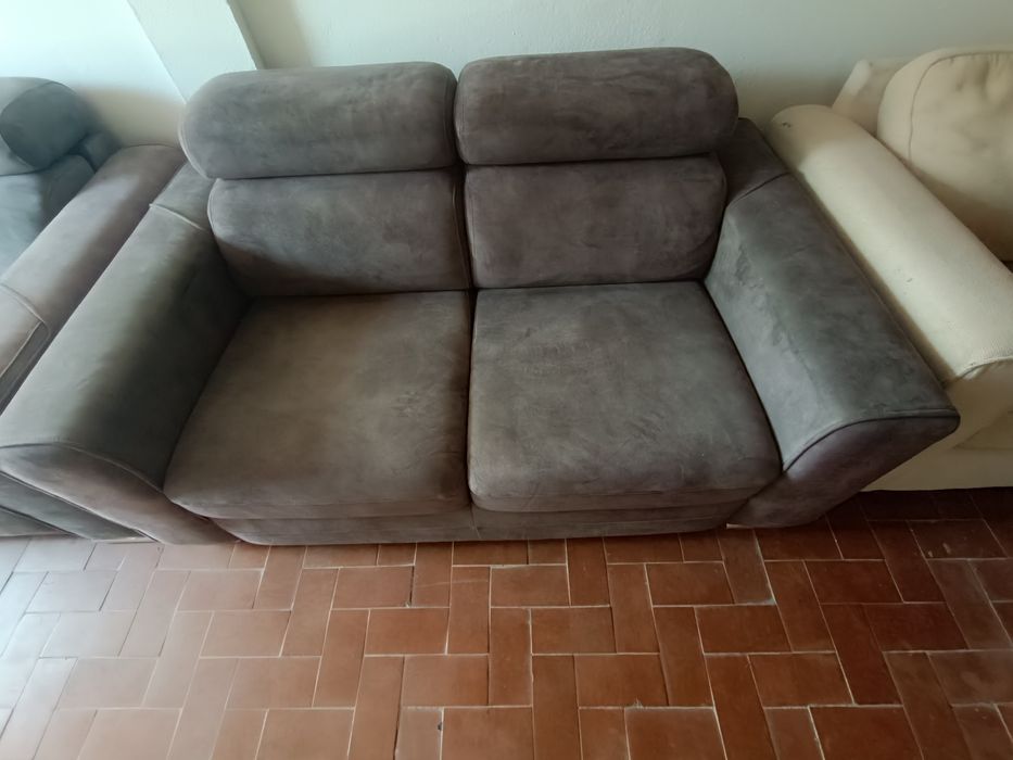 Sofa dois e três assentos usados