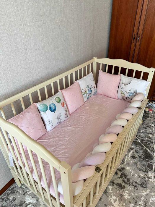 Дитяча колиска з матрацом