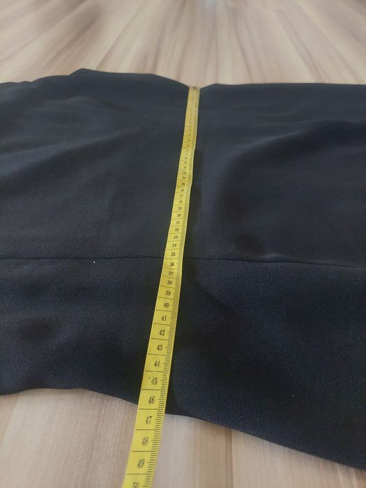 Sukienka długa czarna elegancka imprezowa wieczorowa z rozcięciem z ty