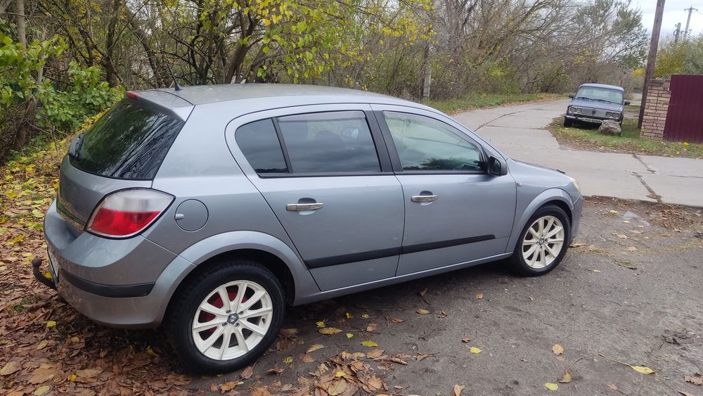 Opel Astra H 2005 рік 1,4 газ/бензин в доброму стані
