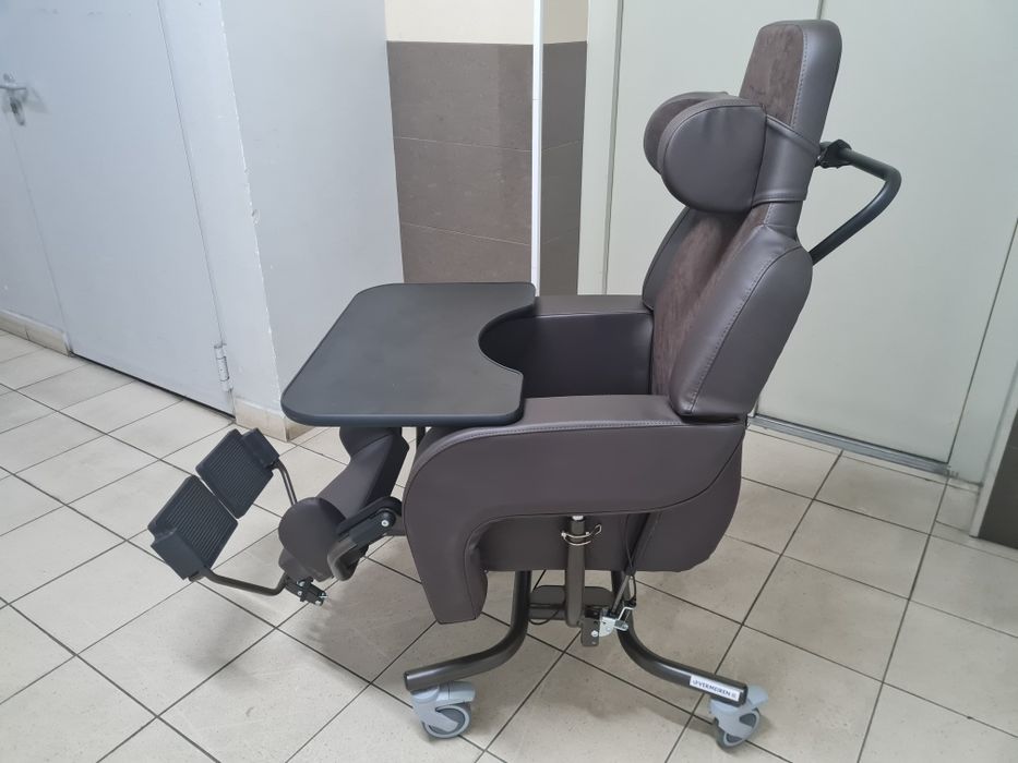 Wózek inwalidzki specjalny pielęgnacyjny VERMEIREN ALTITUDE