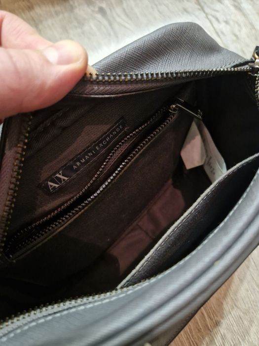 Сумочка кожаная Armani Exchange