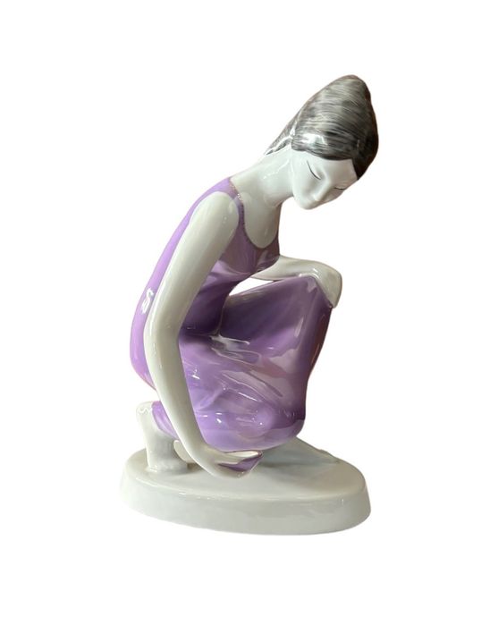 figurka Kobieta w sukni Hollohaza vintage  prl retro