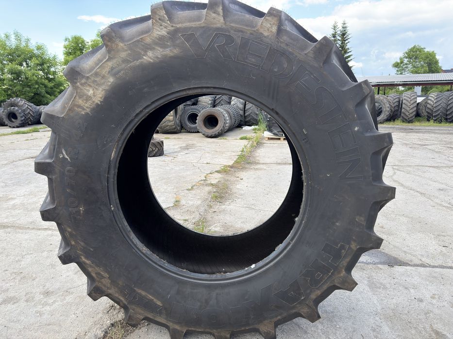 Opona 710/70R42 Vredestein