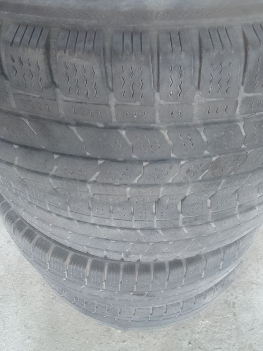 4 Opony zimowe 215/65r16C BFGOODRICH