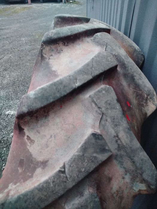 Opony 12.4/28.  650/16