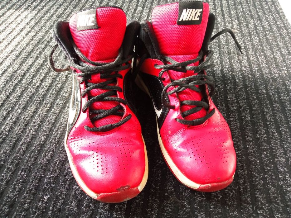 Buty Nike czerwone r.38.5