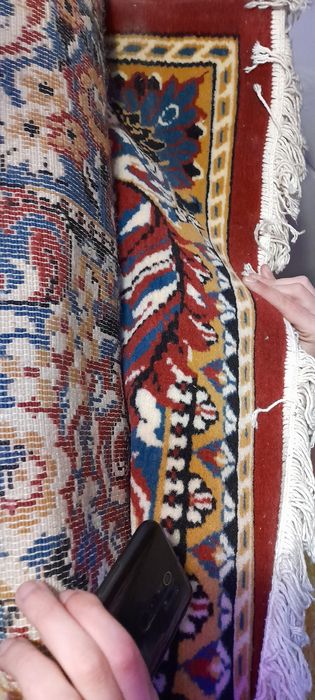 Продам рога оленя и ковры новые