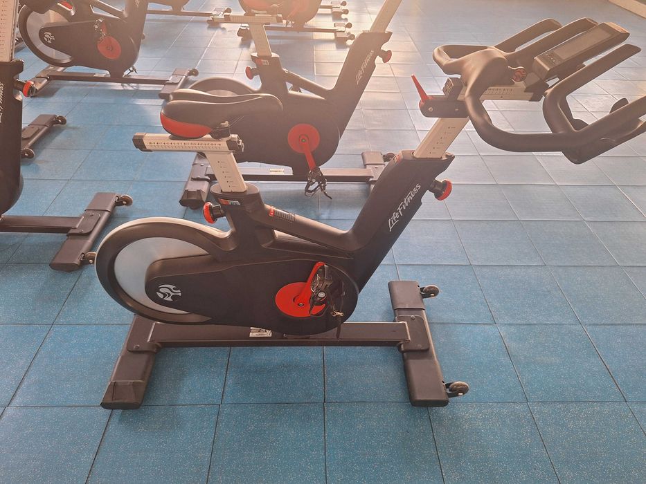 Bicicleta de spinning LifeFitness ic6  e technogym