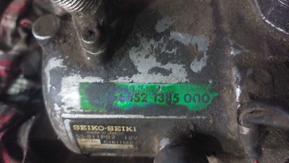 Компрессор кондиціонера BMW E30 E32 64521385000