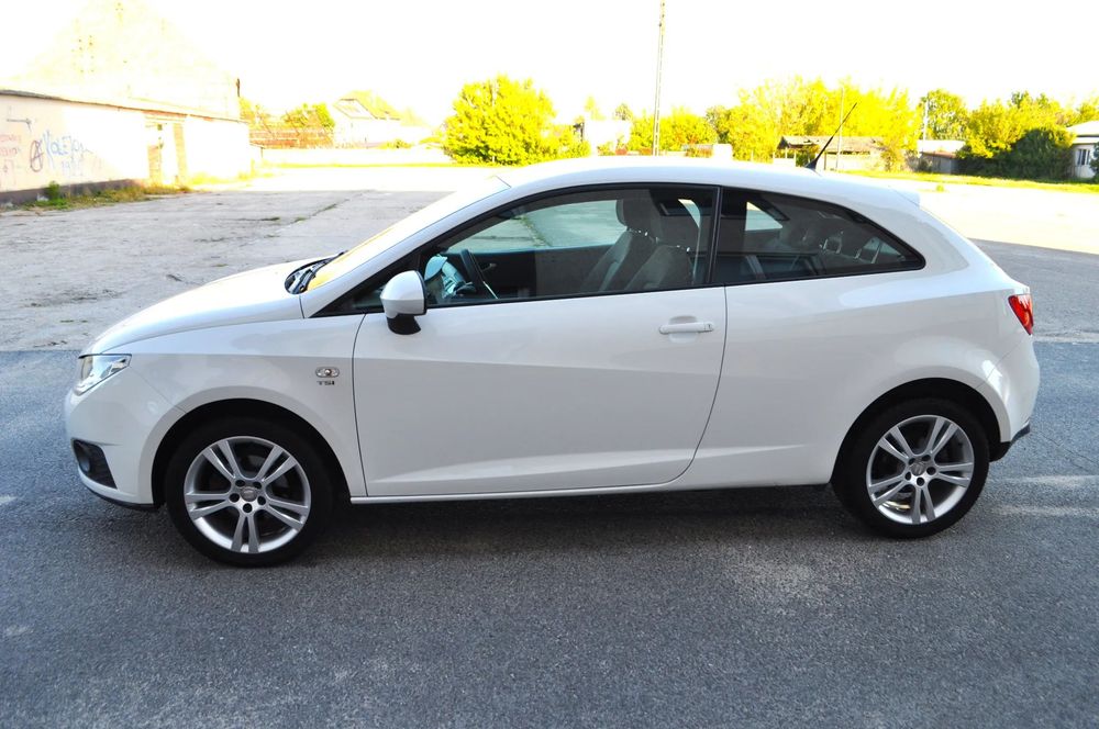 Seat Ibiza HATCHBACK 95000km benzynka ALU16 klima SERWIS