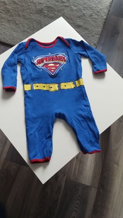 Pajac SUPERMEN dla chłopca rozmiar 9-12mies