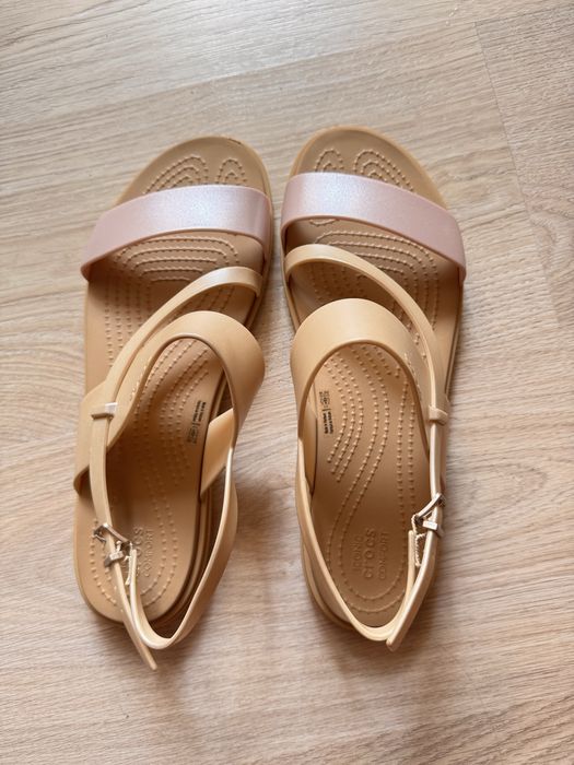 Босоніжки сандалі Crocs