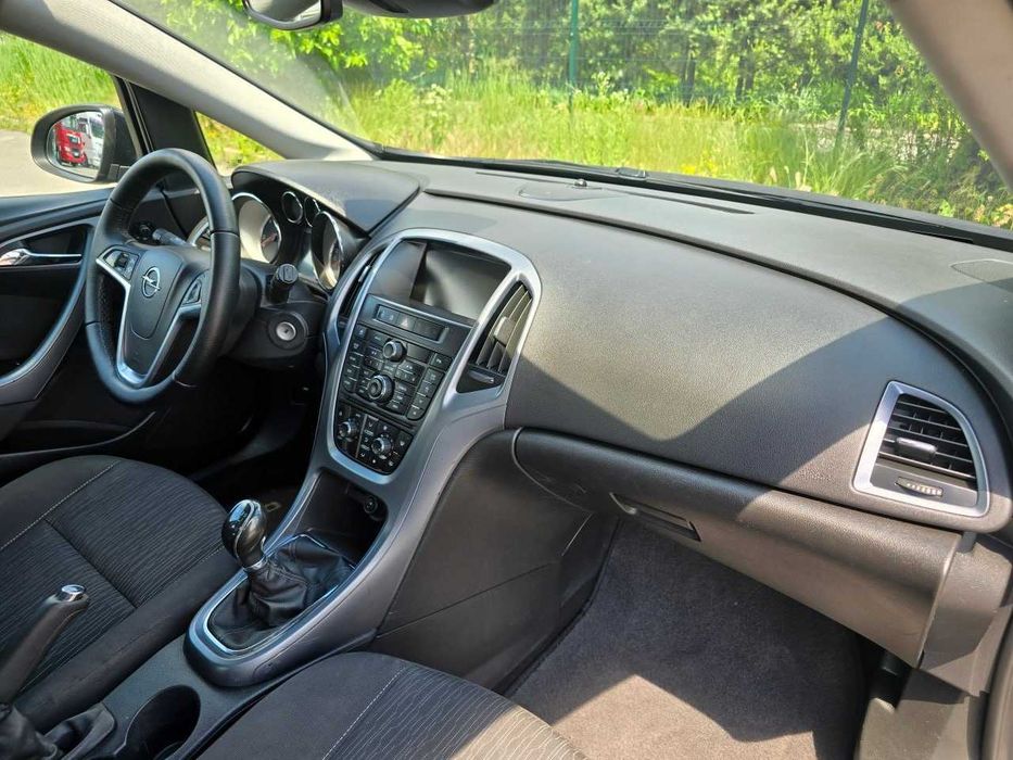 Продам  Opel Astra 2013. Можна в розстрочку, під викуп.