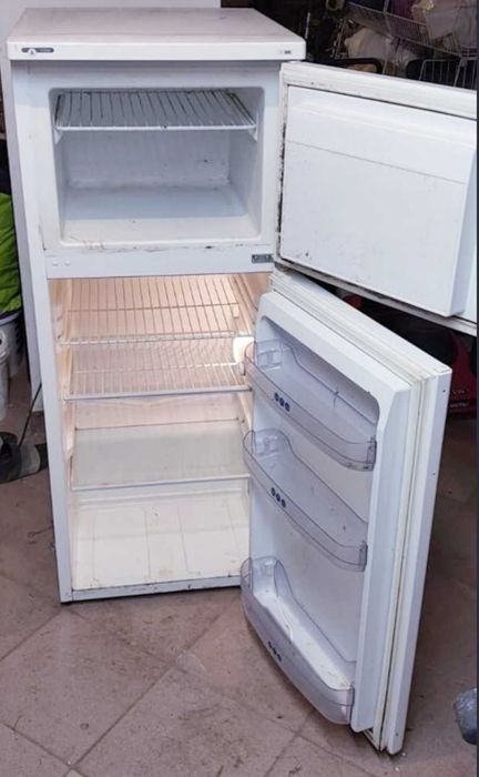 Lodówka / wymiary 122x50