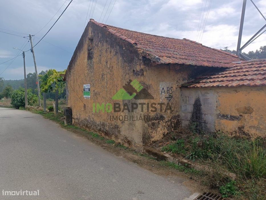 Land for Construction in Caldas de São Jorge (2200 m2)