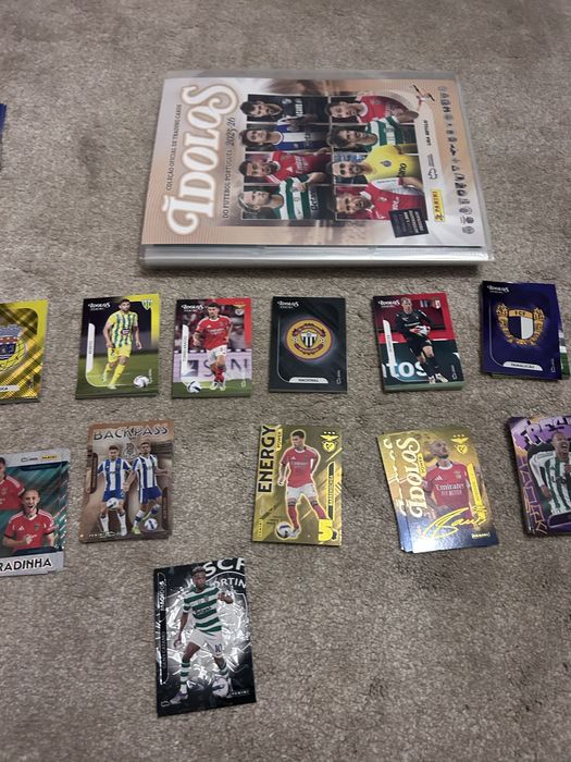 Cartas Caderneta Idolos panini 25 26