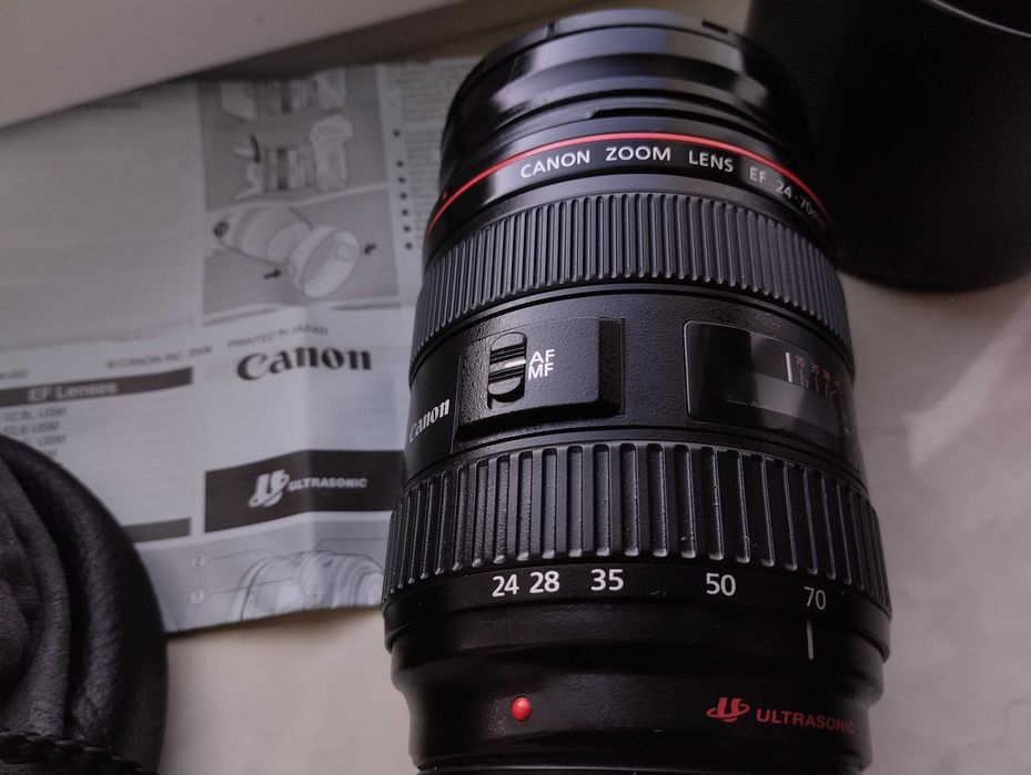 Обєктив Canon EF 24-70mm f/2.8L USM + Чохол, Бленда