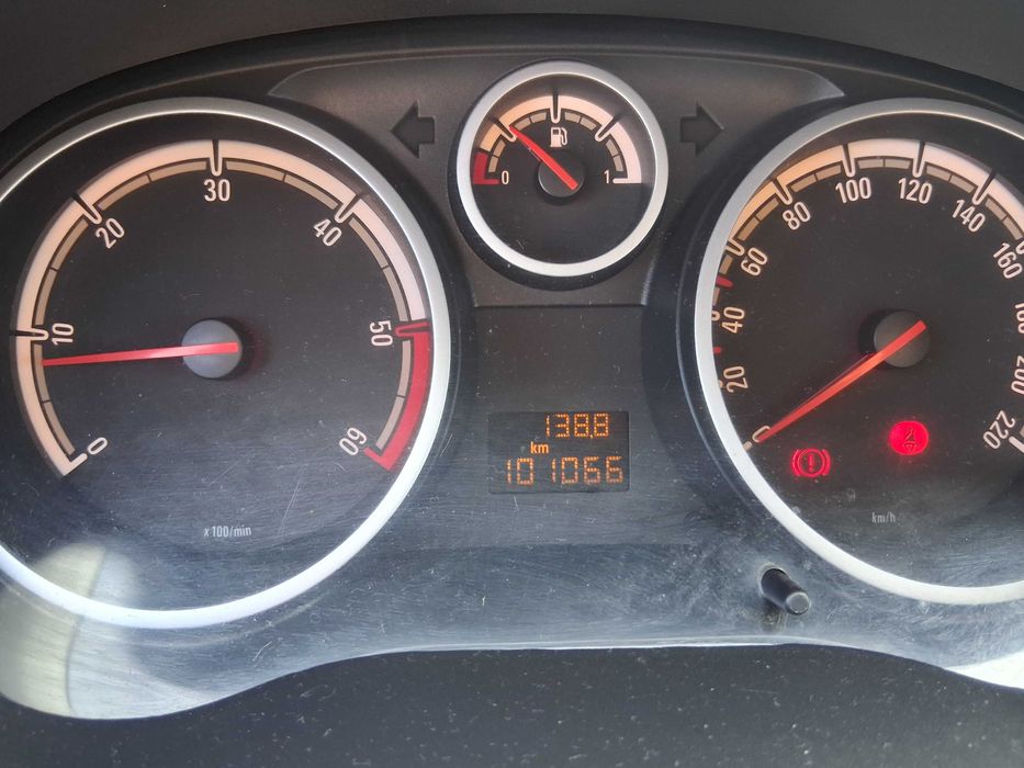 OPEL CORSA 1.3 CDTI - Poucos km