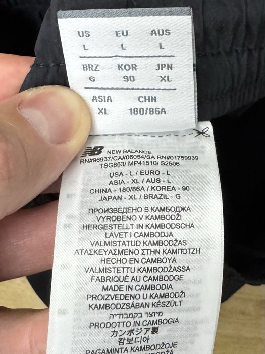 New Balance штаны L-XL размер трекинговые черные на манжетах