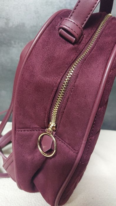 Mochila de camurça bordô