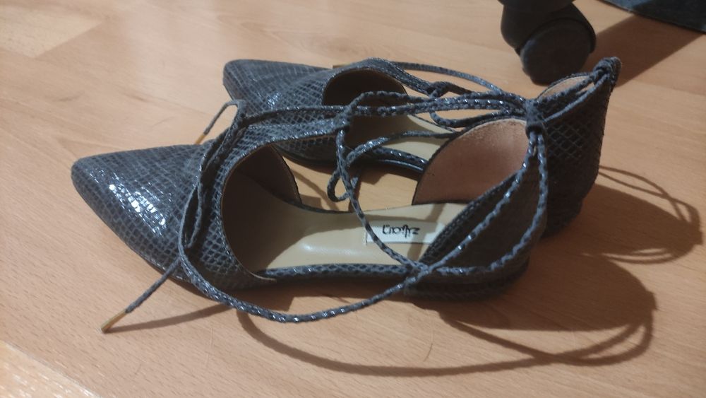 Sapatos zilian semi novos