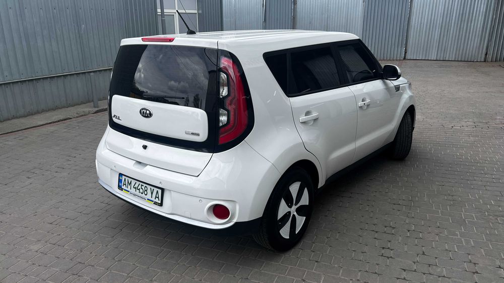 Kia Soul 2017 VIN KNAJN81EFJK029997 фото оголошення 3 з 11