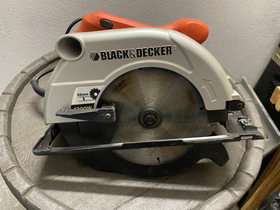 Pilarka tarczowa Black & Decker KS1300 1300W  | stan BDB | karton