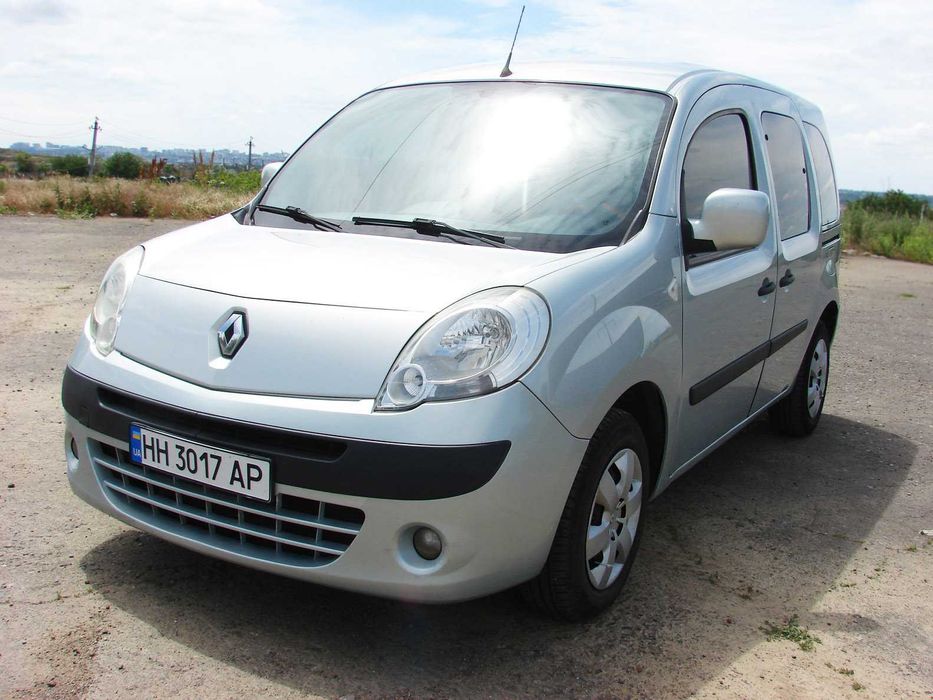 Renault Kangoo заводской пассажир 1.5 дизель механика 6-ст 2008 год