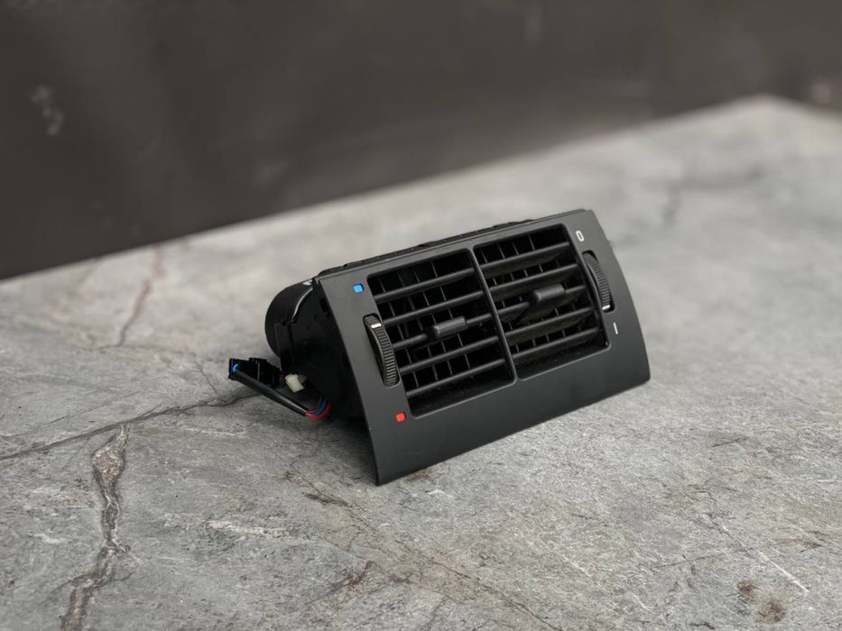 Дефлектор повітря задній БМВ Е39 дефлектор повітря зад бмв е39 Шрот