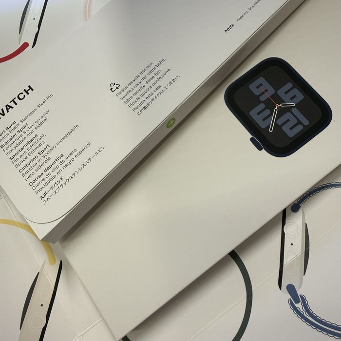Apple Watch SE GPS 44mm (2024, Gen 2) - Alumínio meia-noite - Bracelete Desportiva meia-noite tamanho M/L - com fatura e garantia