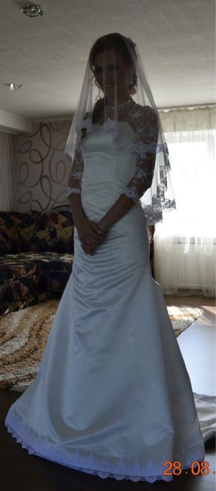 Весільна сукня (свадебное платье) з шикарним шлейфом