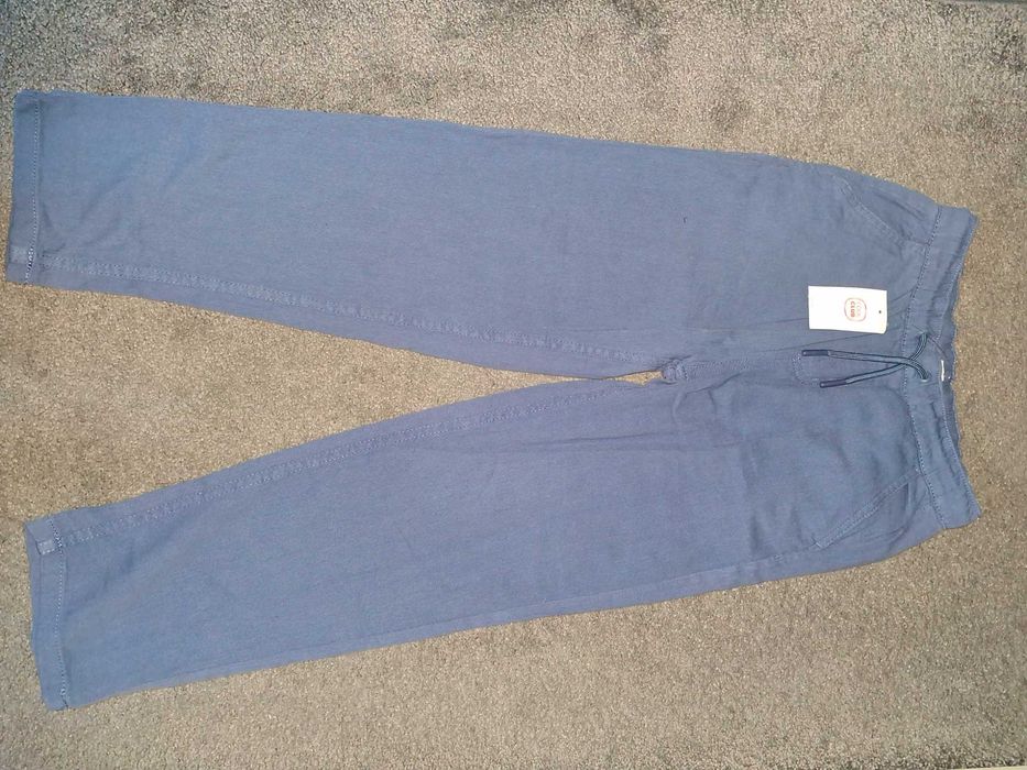 Nowe spodnie chłopięce rozmiar 140