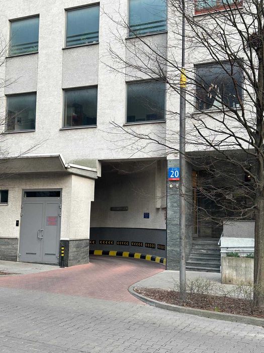 Miejsce parkingowe Łucka, Warszawa