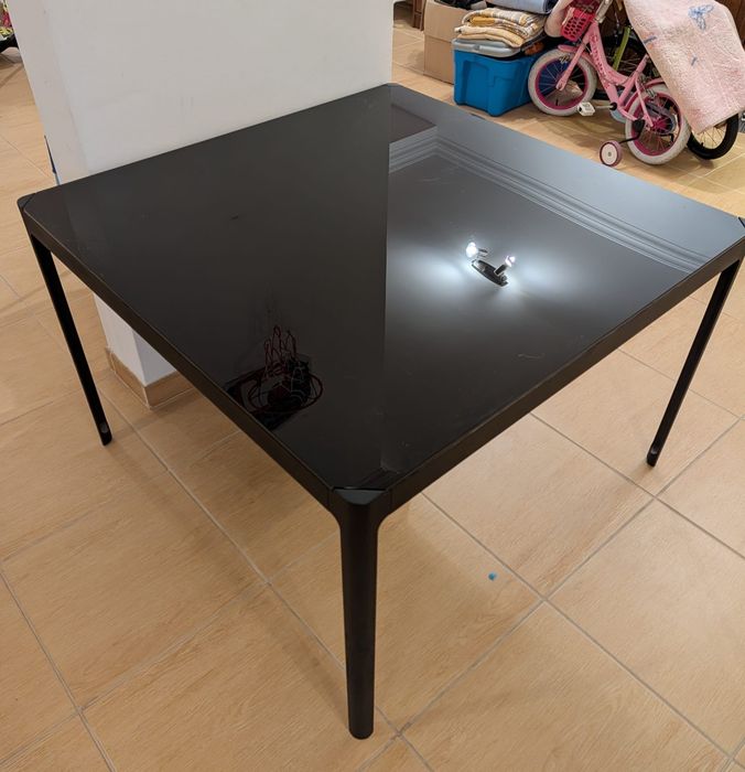 Mesa quadrada preta