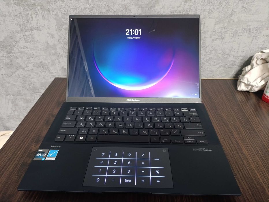 ASUS Zenbook Q409ZA