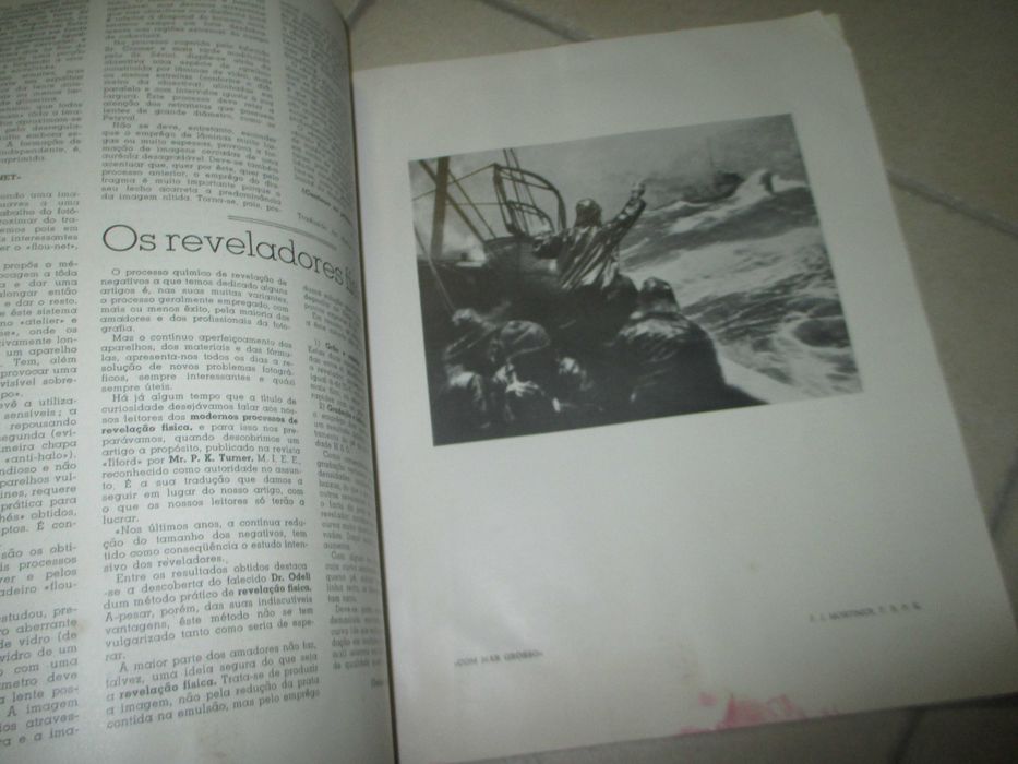 Revista antiga de fotografia  Foto
