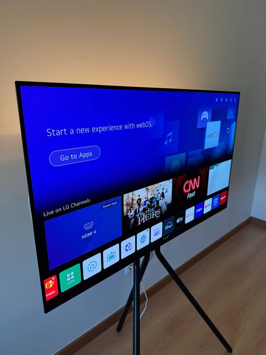 TV OLED 4K de 48 polegadas LG C1 e suporte447102652902942721