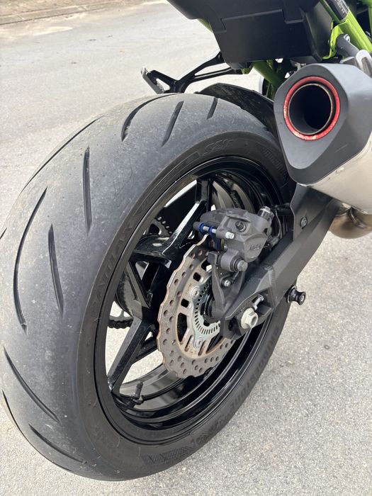 Kawasaki z 900 branca