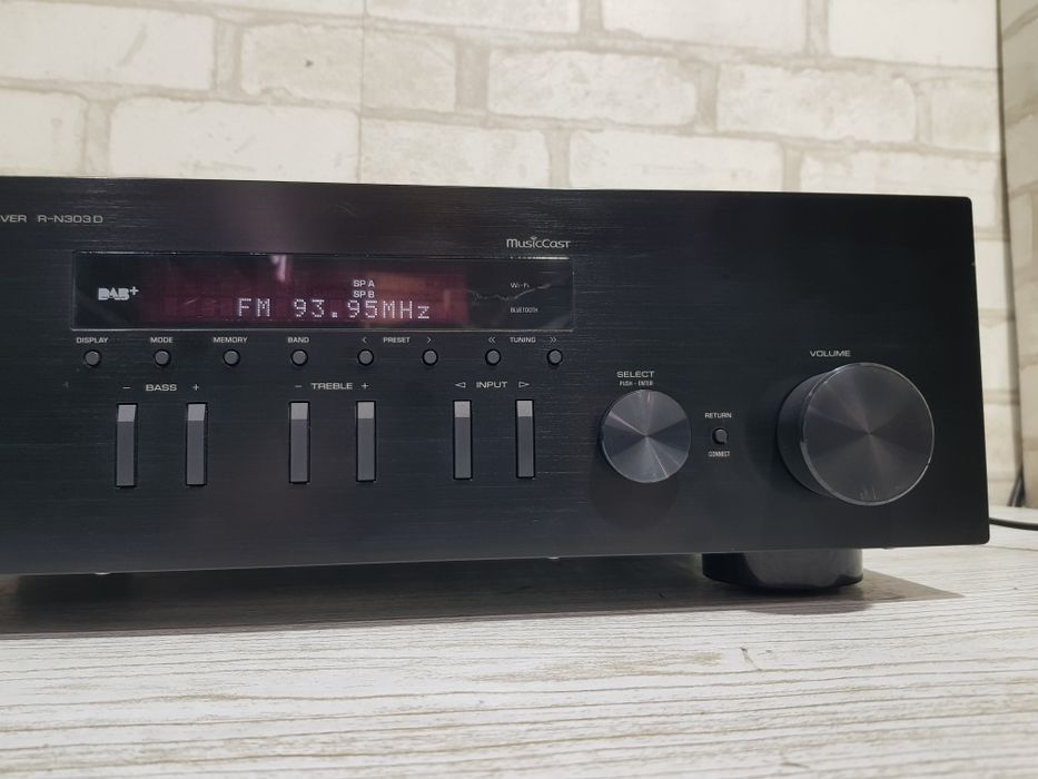 Пульт! Стерео ресивер YAMAHA R-N303D+1, *2x100, Wi-Fi, Bluetooth, AirPlay б/у