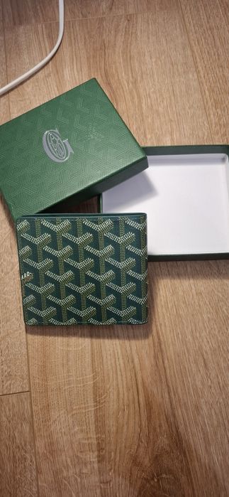 SE: Goyard Green Wallet