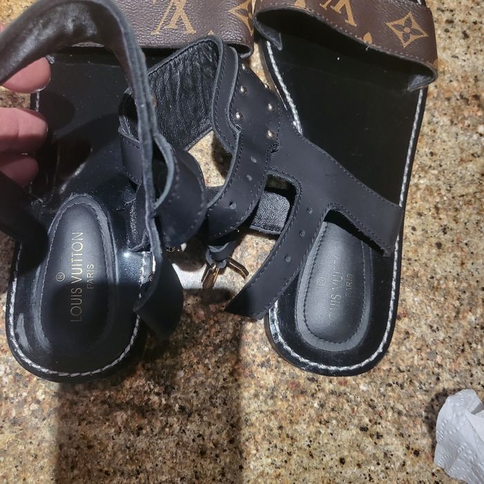 Sandały Louis Vuitton R-38